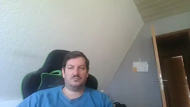 Snapshot of Golffahrer1982 chatting on October 5, 2025, 10:13 am Golffahrer1982 online show from October 5, 2025, 10:13 am