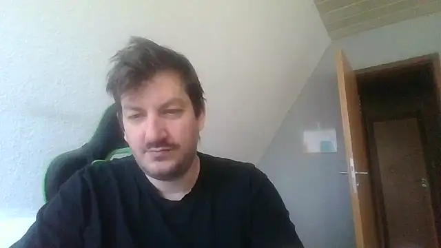 Snapshot of Golffahrer1982 chatting on October 29, 2025, 10:28 am Golffahrer1982 online show from October 29, 2025, 10:28 am