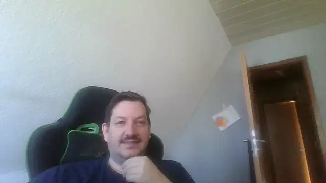Snapshot of Golffahrer1982 chatting on April 11, 2026, 8:18 am Golffahrer1982 online show from April 11, 2026, 8:18 am