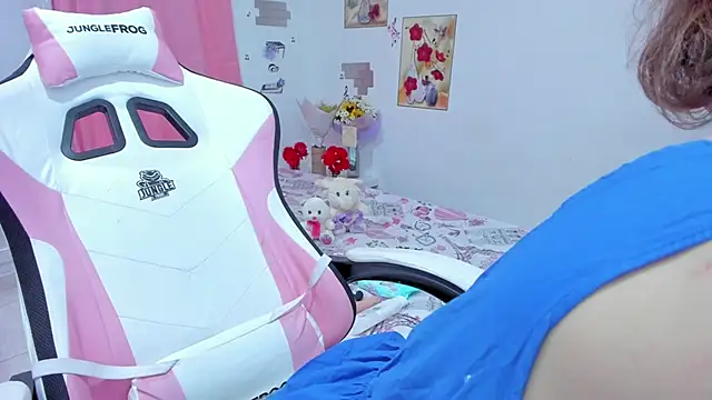 Snapshot of MiiaVolkova chatting on January 17, 2025, 5:42 am MiiaVolkova online show from January 17, 2025, 5:42 am