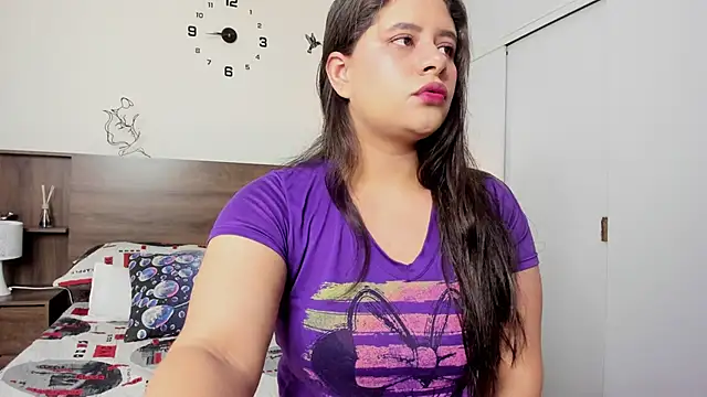 emily adams01 online show from April 17, 2026, 11:30 pm