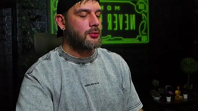 LexXHardy online show from November 13, 2025, 8:08 pm