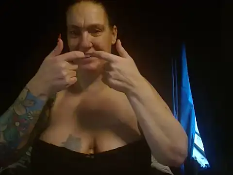 Snapshot of SimoneMoore chatting on January 8, 2026, 10:12 pm SimoneMoore online show from January 8, 2026, 10:12 pm