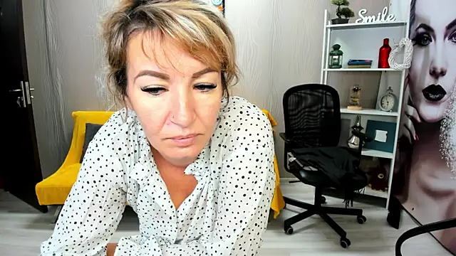 Cassandra Hotty online show from September 10, 2025, 2:55 am