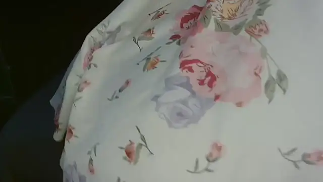 CURVEYDOLLXX online show from December 5, 2025, 10:13 am