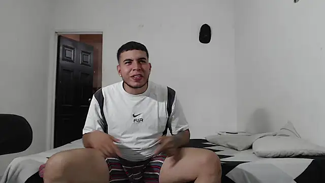 Sofiafuck20 online show from March 15, 2025, 8:32 pm