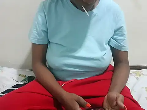 prettybeee online show from March 14, 2026, 11:54 pm