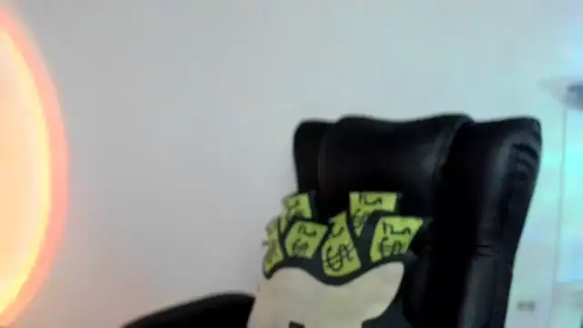 Mila  Paramo online show from February 27, 2026, 9:15 pm