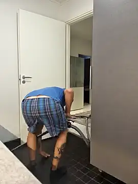 Snapshot of DarrenSullivanSlut chatting on February 5, 2025, 11:55 am DarrenSullivanSlut online show from February 5, 2025, 11:55 am