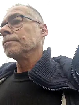 Snapshot of DarrenSullivanSlut chatting on March 3, 2025, 8:38 am DarrenSullivanSlut online show from March 3, 2025, 8:38 am