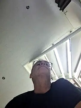 Snapshot of DarrenSullivanSlut chatting on March 18, 2025, 8:58 am DarrenSullivanSlut online show from March 18, 2025, 8:58 am