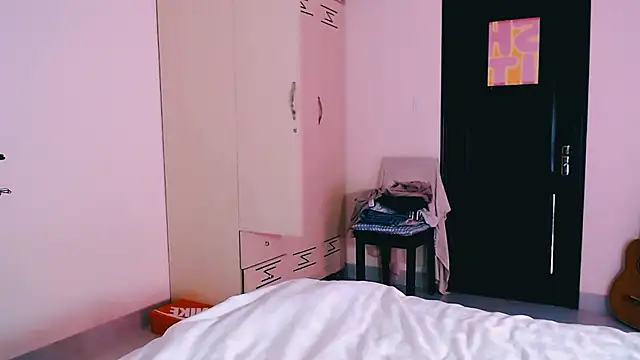 Cosmo Riri online show from March 11, 2026, 10:21 am