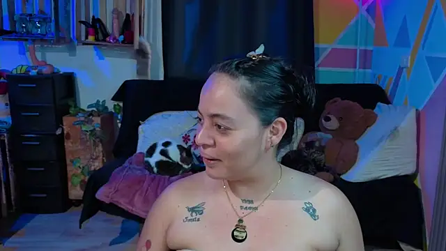 Cuttiealice online show from September 10, 2025, 5:35 pm