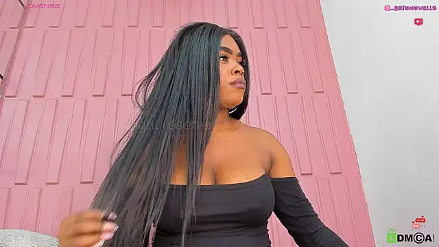 Briana Wells  online show from March 18, 2025, 1:42 pm