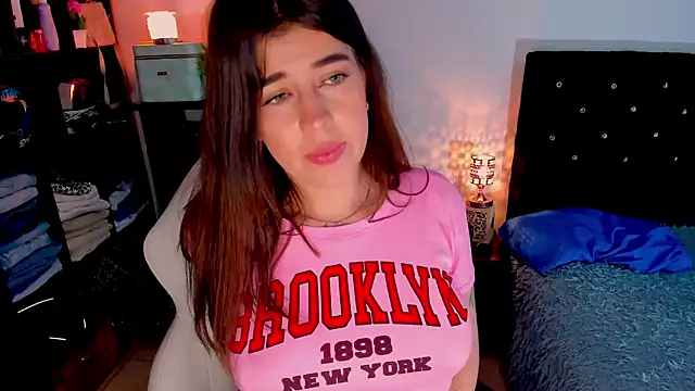 zoe kittylove online show from March 6, 2025, 8:30 am