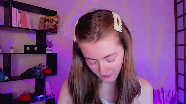 KateCuddle online show from December 17, 2024, 7:40 am