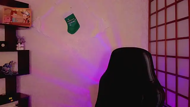 KateCuddle online show from December 31, 2024, 4:49 am