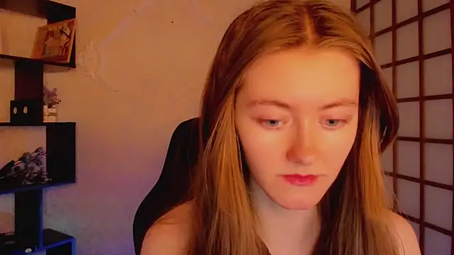 KateCuddle online show from March 4, 2025, 2:27 am