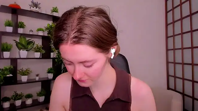 KateCuddle online show from October 16, 2025, 2:12 am