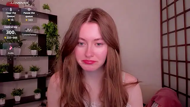 KateCuddle online show from April 8, 2026, 2:33 am