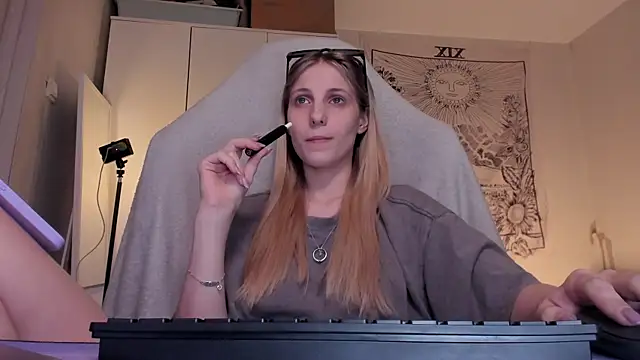 Anna Fink online show from March 26, 2026, 8:14 pm