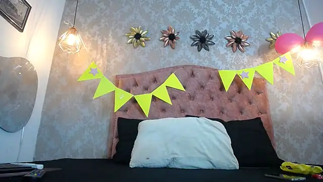 SHARICK GRECO online show from September 25, 2025, 12:09 pm