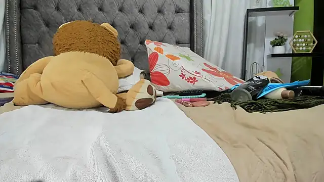 SHARICK GRECO online show from April 10, 2026, 12:43 pm