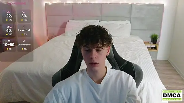 cute thomas online show from December 12, 2024, 5:15 pm