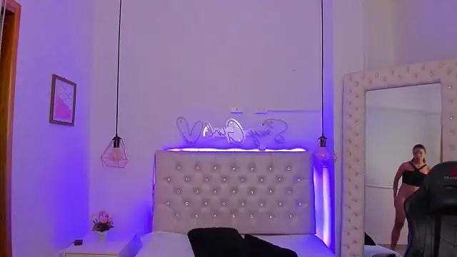 xiomara  cortes online show from March 16, 2025, 1:28 am