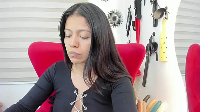 Snapshot of julieta_evans_ chatting on October 6, 2025, 11:13 pm julieta evans online show from October 6, 2025, 11:13 pm