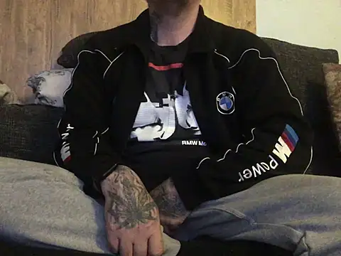 Snapshot of steveindahouse chatting on March 19, 2025, 4:57 am steveindahouse online show from March 19, 2025, 4:57 am