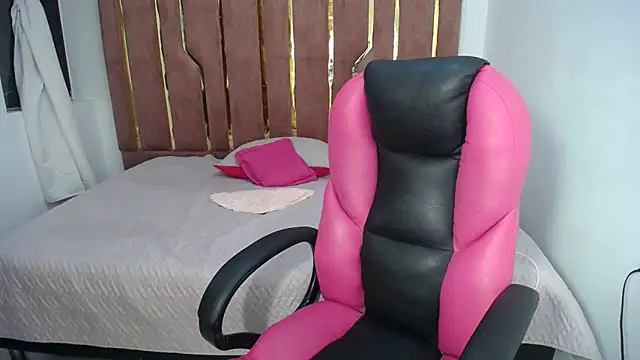 Snapshot of Chanel-24 chatting on February 19, 2025, 5:49 am Chanel-24 online show from February 19, 2025, 5:49 am