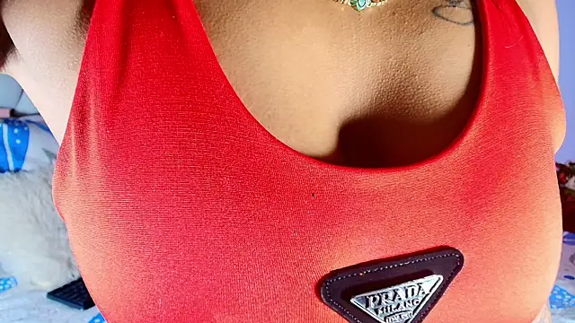 Julieth Rossi online show from September 18, 2025, 10:01 pm