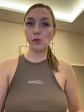 Janeee online show from March 20, 2025, 4:31 pm