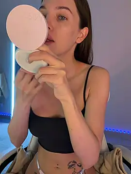 julia fly online show from April 8, 2026, 6:13 am