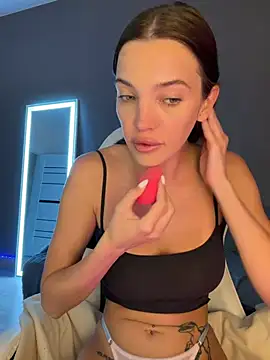 julia fly online show from July 10, 2026, 8:18 am
