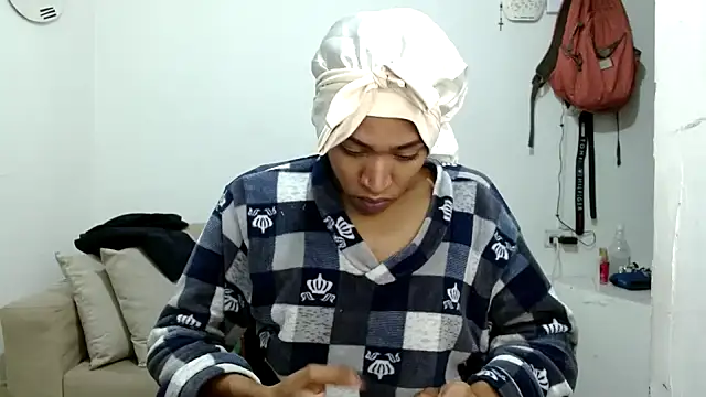 angelamarie1 online show from December 2, 2025, 12:43 pm