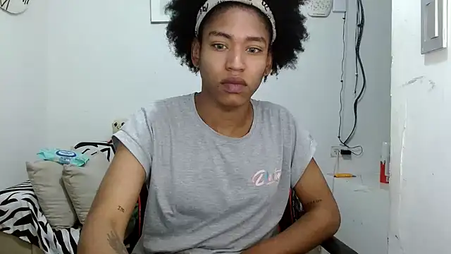 angelamarie1 online show from February 2, 2026, 11:36 pm