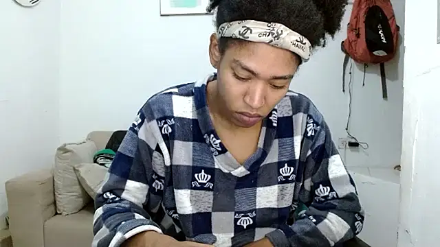 angelamarie1 online show from March 4, 2026, 1:06 pm