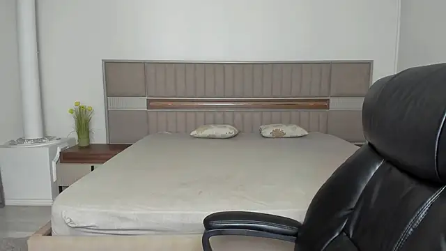 Sierra Halle online show from November 30, 2025, 10:14 pm