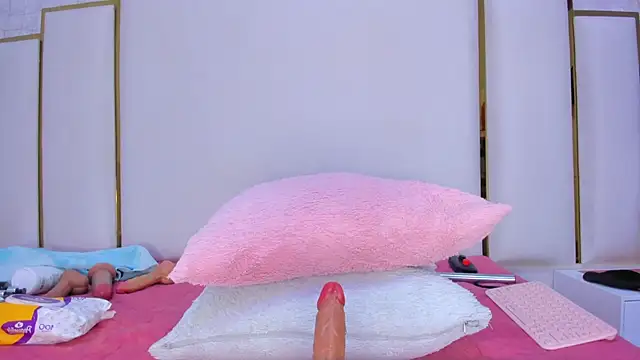 paola rodriguez online show from September 29, 2025, 11:48 am