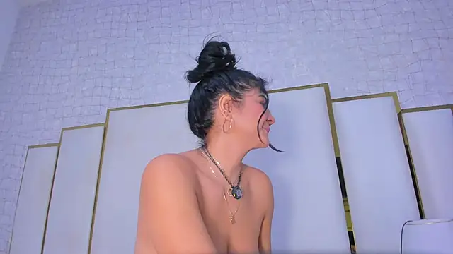 Snapshot of paola_rodriguez chatting on January 17, 2026, 11:48 am paola rodriguez online show from January 17, 2026, 11:48 am