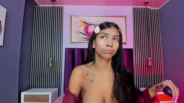 LauraAristizabal online show from February 24, 2025, 1:10 pm