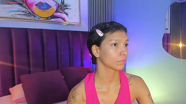 LauraAristizabal online show from October 31, 2025, 11:44 am