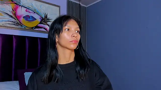 LauraAristizabal online show from February 1, 2026, 12:37 pm