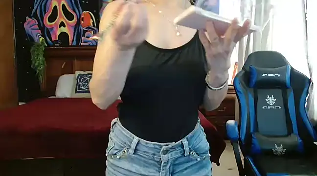 MINI Petite online show from January 17, 2025, 8:55 pm