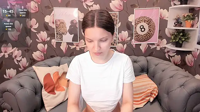 Snapshot of MelaniGrand chatting on May 23, 2026, 8:29 am MelaniGrand online show from May 23, 2026, 8:29 am