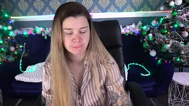 AmellyMilly online show from December 14, 2025, 6:30 am