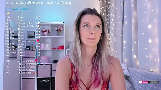 Karamelsw  online show from February 13, 2025, 8:55 pm