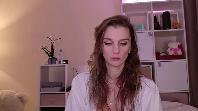 Karamelsw  online show from April 2, 2026, 10:07 pm